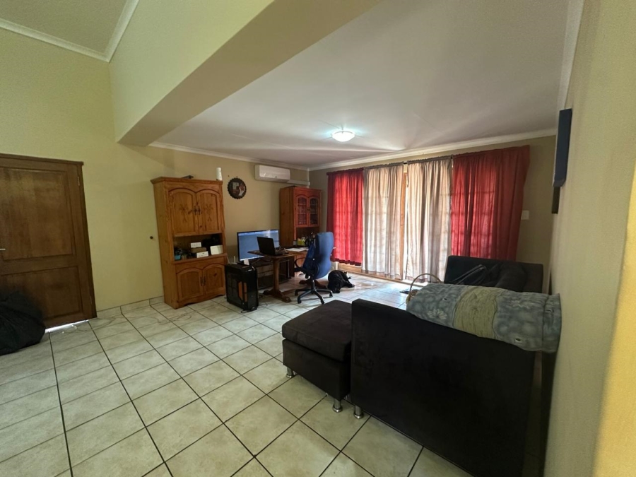 2 Bedroom Property for Sale in Waterval East North West